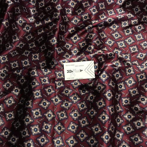 Merlot Squares 44”