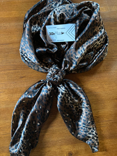 Dark Leopard 44”